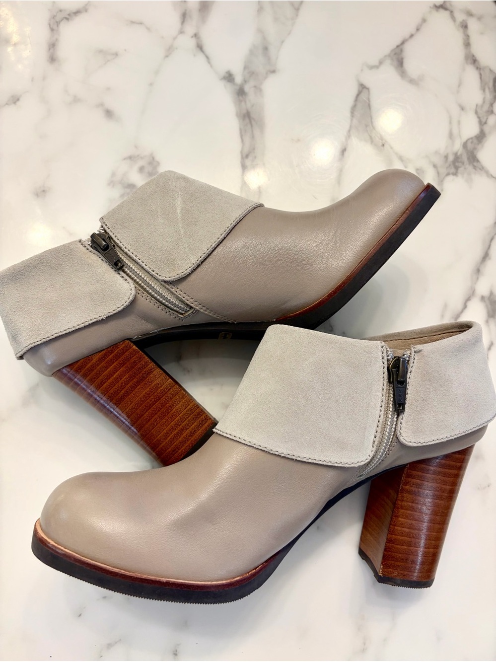 Tommy Bahama Beige Leather Ankle Booties with Tassel